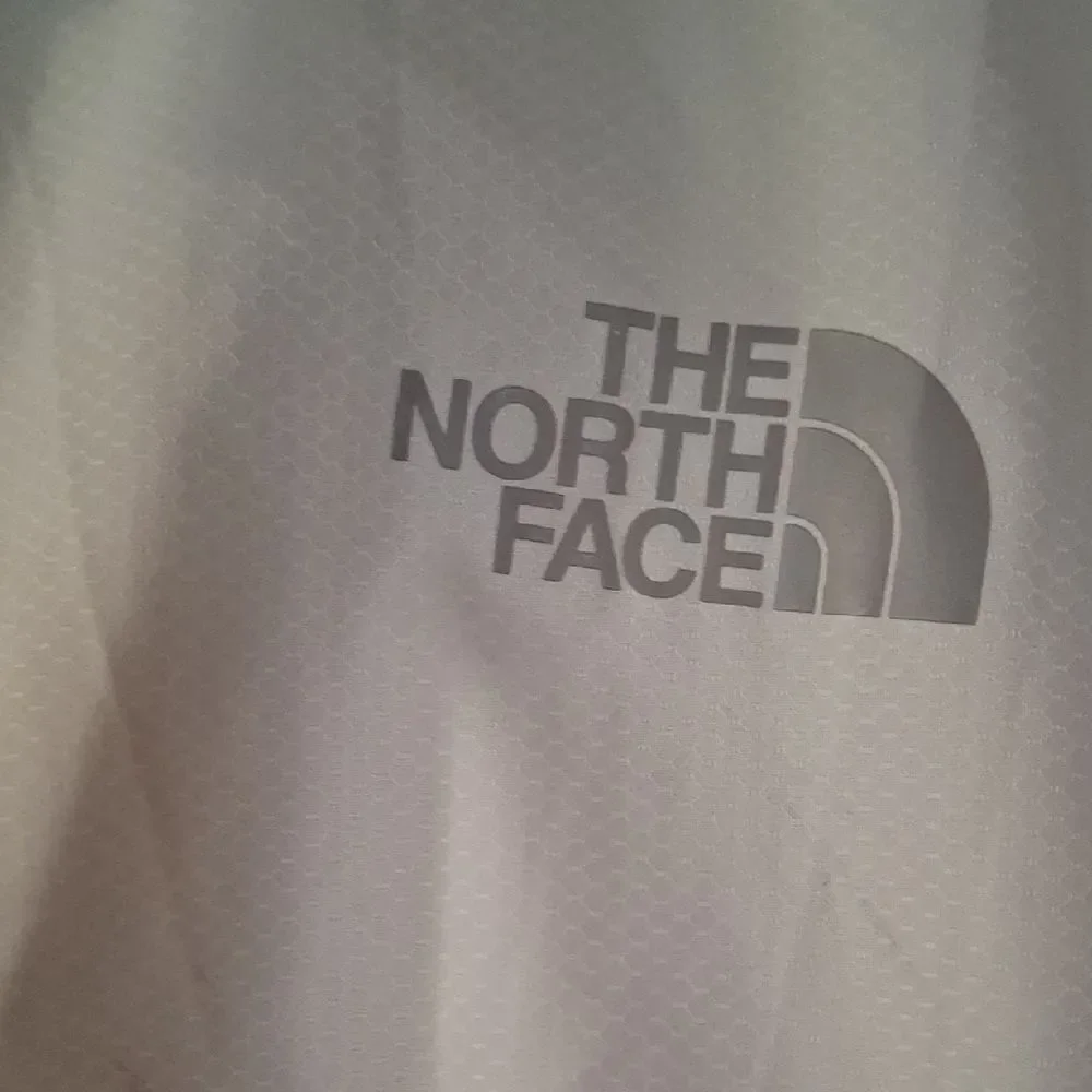 The North Face Men's Light Gray Windbreaker